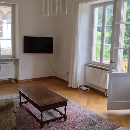 Koenigliche Mit Balkon *