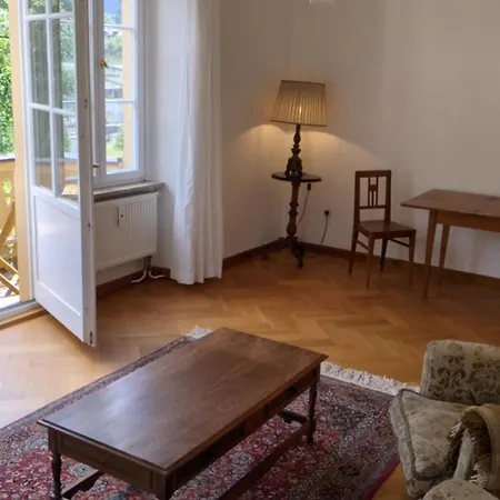 Koenigliche Mit Balkon Lägenhet